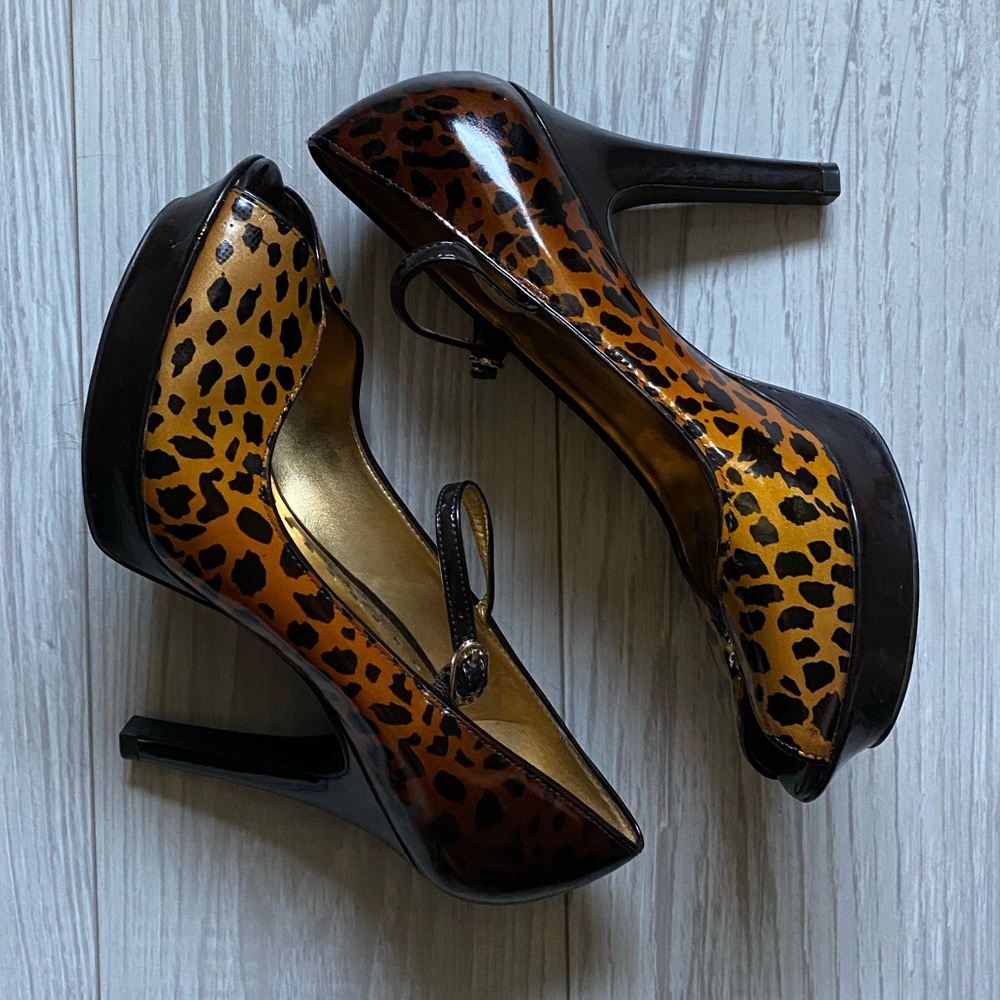 Gianni Bini Tasti Leopard Heels